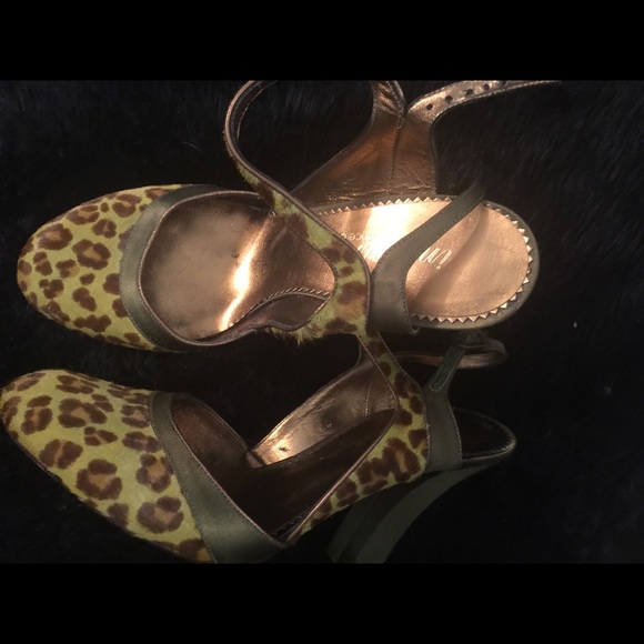 Shoe - Picture 3 of 4